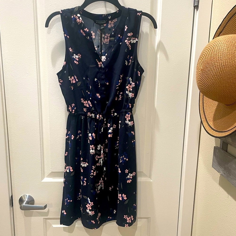 NEW… 41 Hawthorne Claira Floral Dress